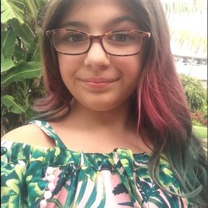 Meet your Posher, Olivia